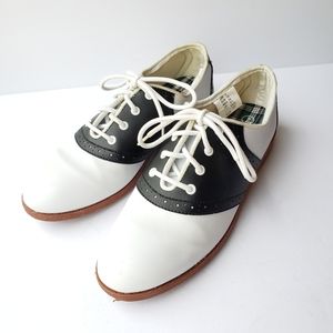 Predictions black/white Saddle Oxfords